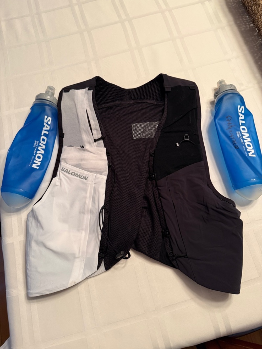 Salomon Running Hydration Vest with Blue Flasks - Black & White